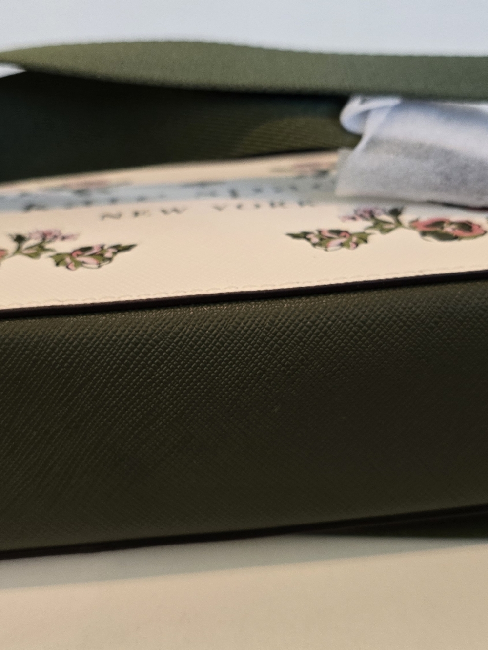 The Kate Spade Oh Snap Floral Camera Bag - Picture 3 of 8